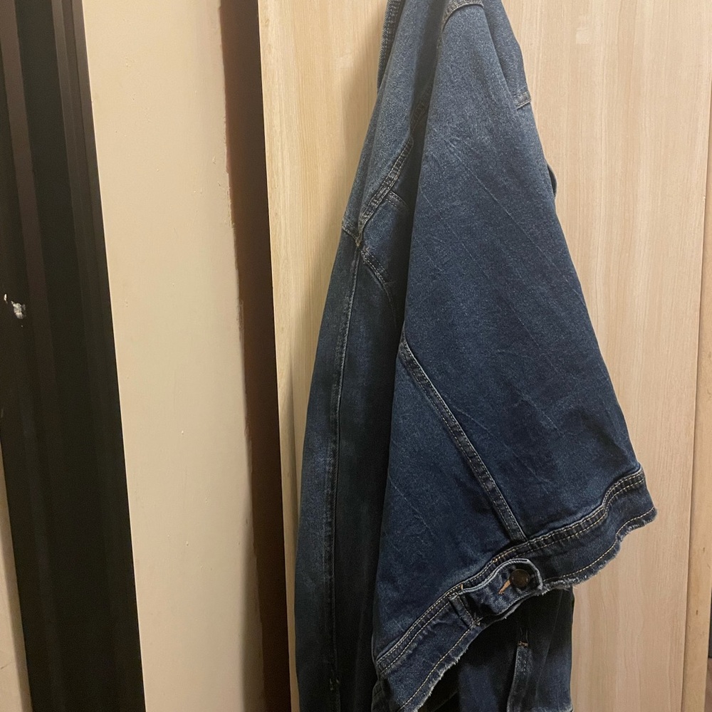 Universal thread Jean jacket